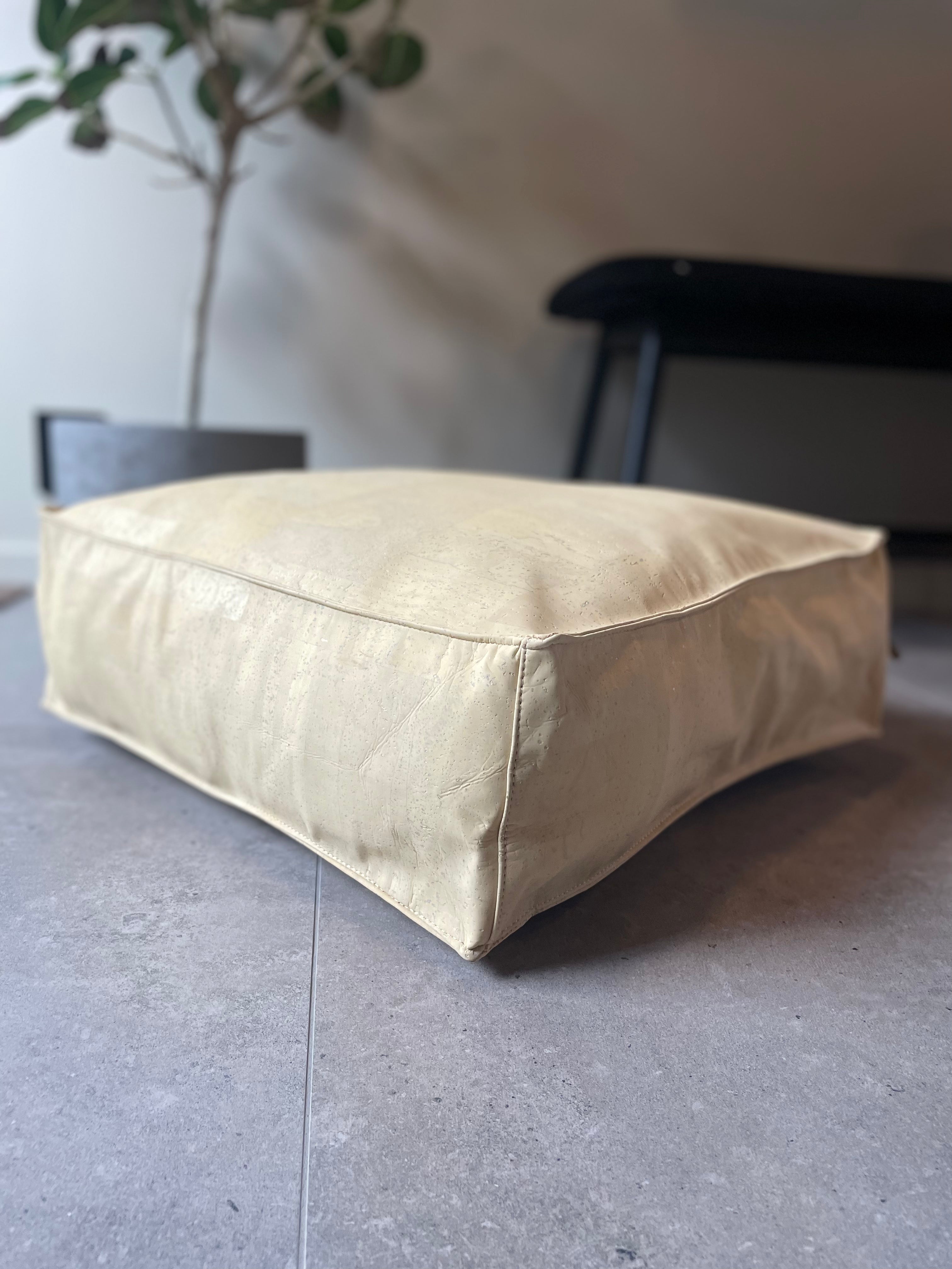 Gulvpute av korkskinn